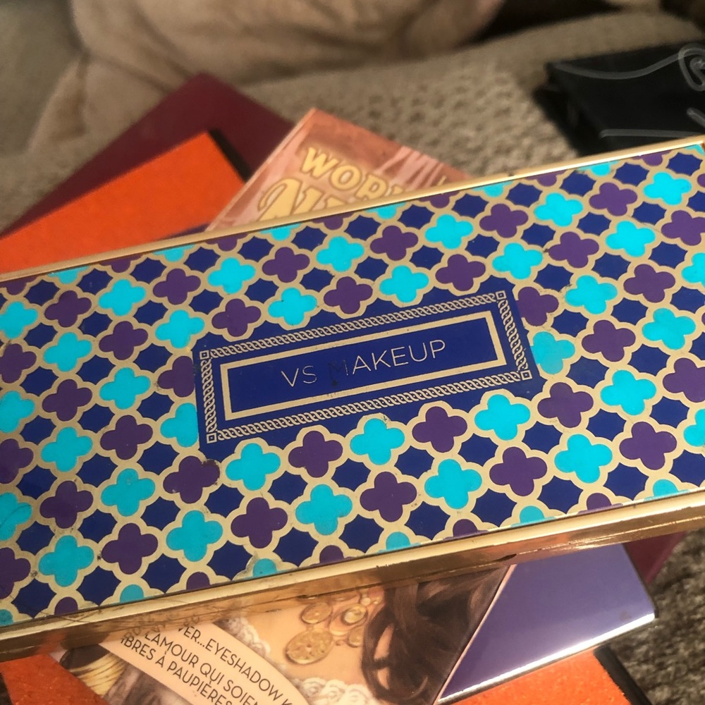 VS Makeup palette mirage